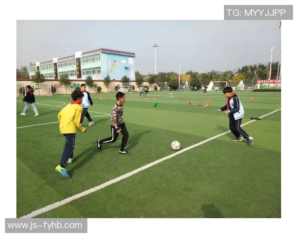 《足球球星重聚绿茵场展开冒险竞技之旅挑战梦想与友情的极限》