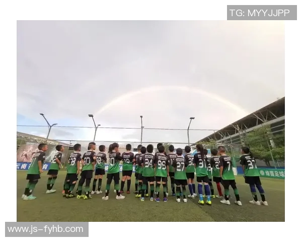 小孩遇见足球球星的激动瞬间：偶像见面会带来的快乐与惊喜