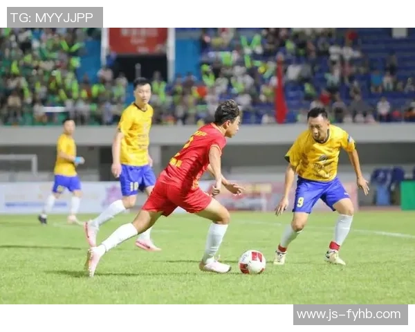 球星闪耀绿茵赛场全民足球点燃激情掀起运动热潮